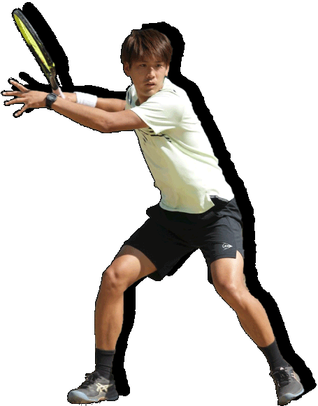 テニスラケットを構える川橋勇太選手